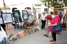 foto exposició al carrer de els coloristes