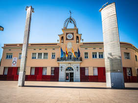 Fachada del Ayuntamiento de Santa Coloma de Gramenet