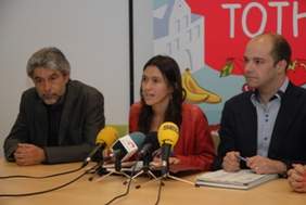 FOTO. L'alcaldessa presenta els ajuts a l'alimentació